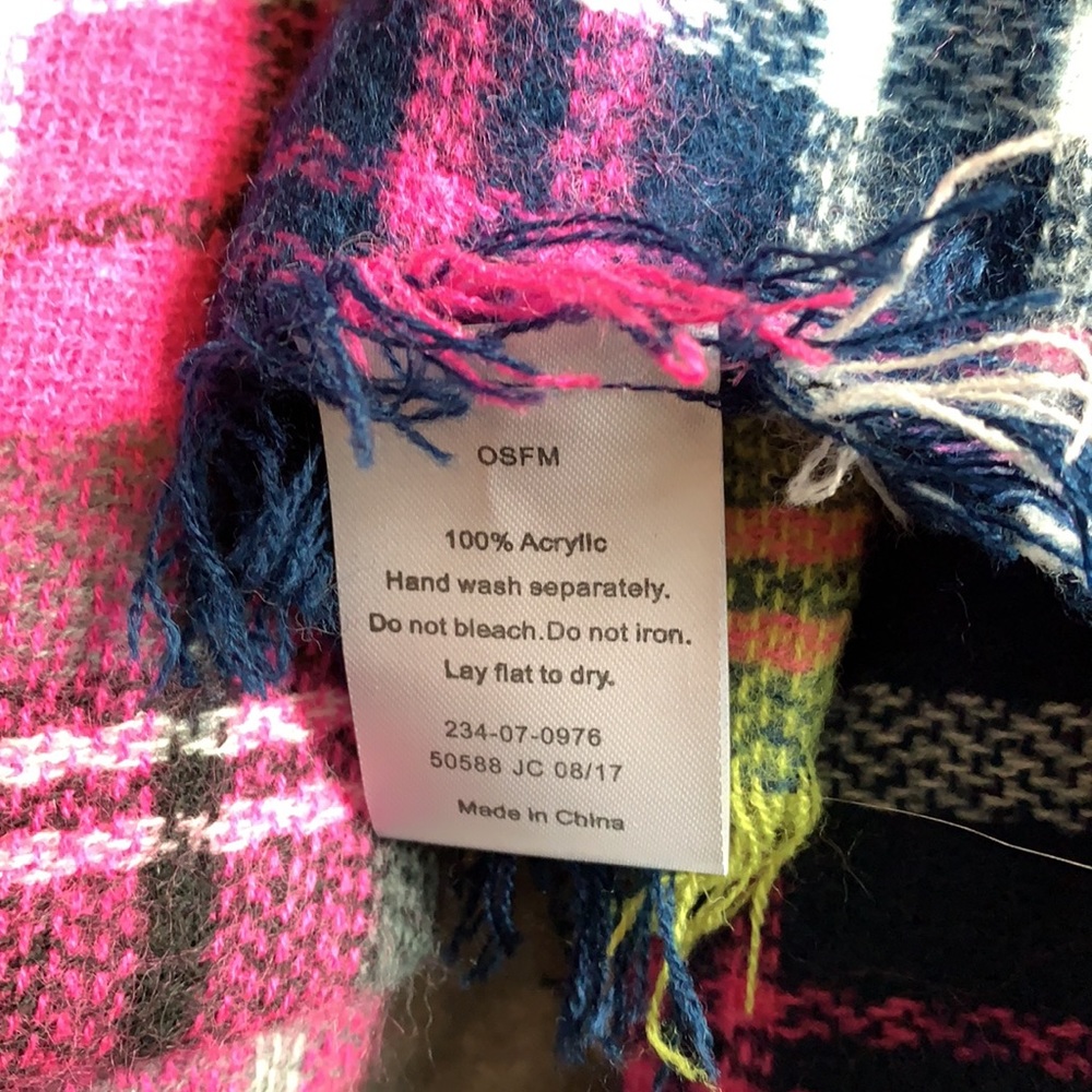 Blanket scarves! - Picture 4 of 4